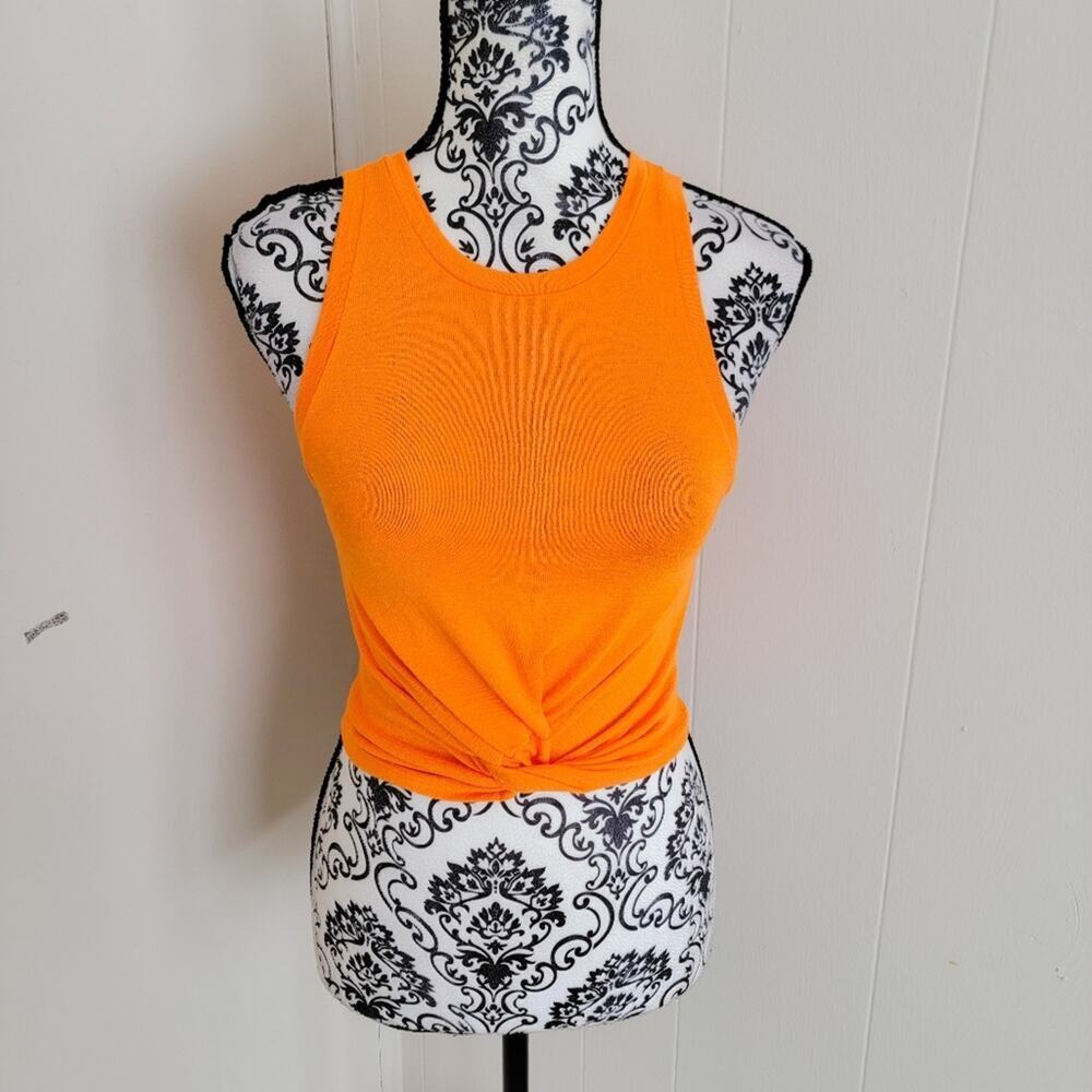 Aritzia Wilfred Free Cropped Twist Front Tank Top